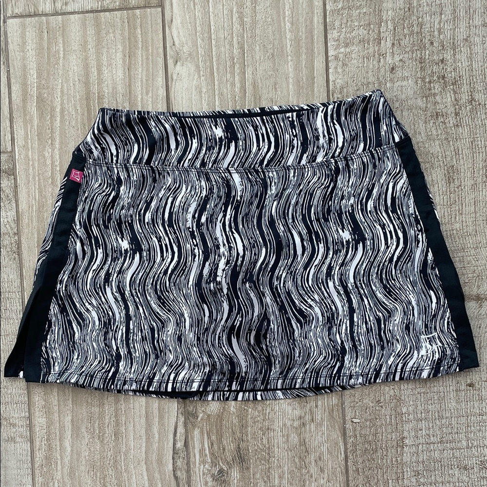 SkirtSports black and white patterned skort, size Small